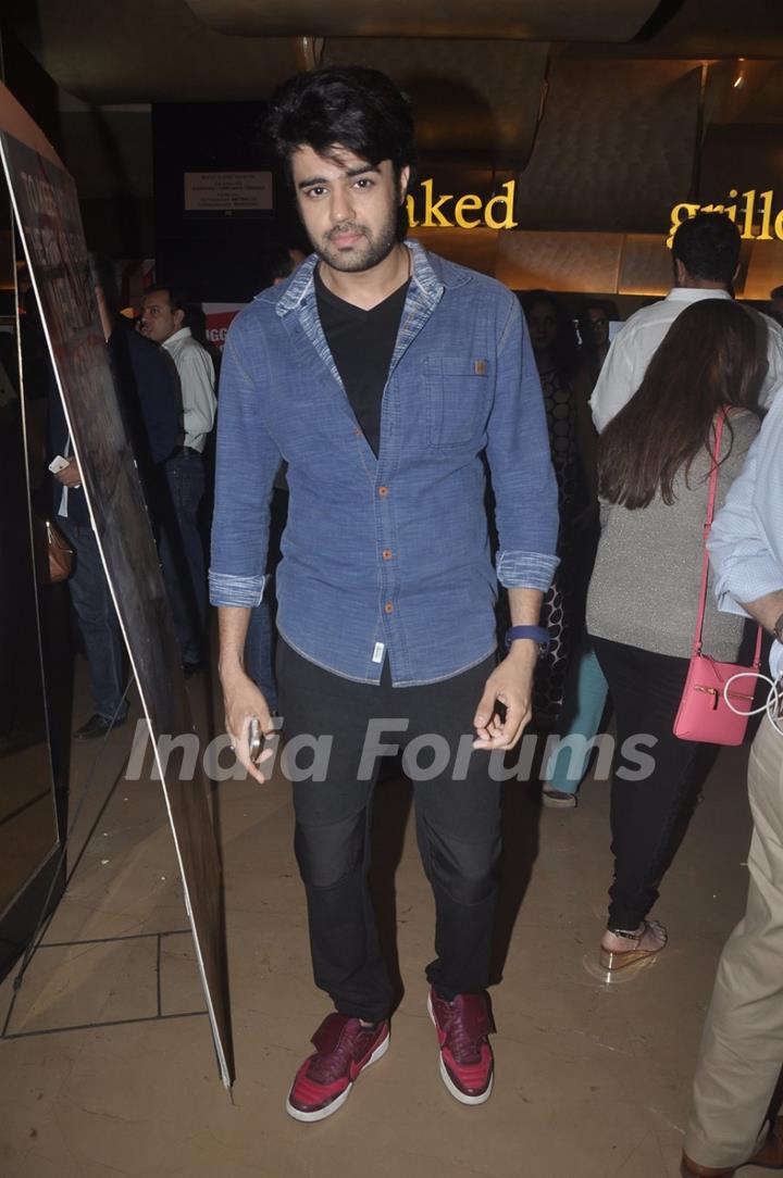 Manish Paul poses for the media at the Premier of The Shaukeens