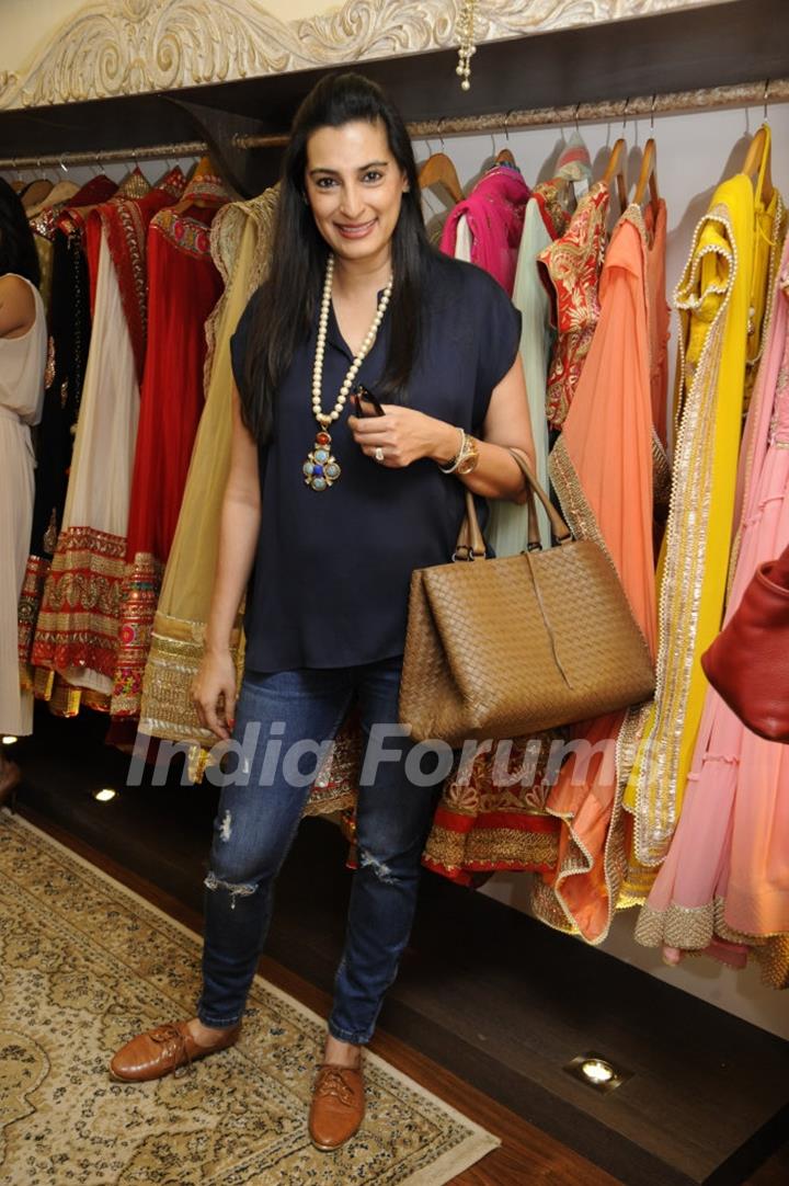 Mana Shetty at Malaga's New Flagship Store