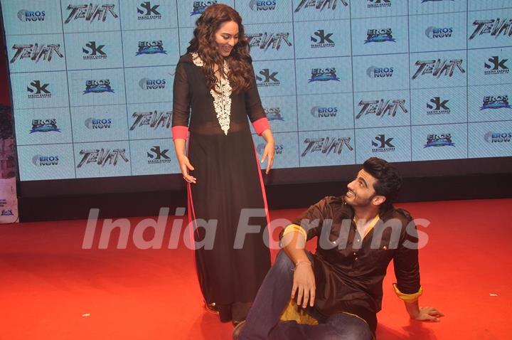 Arjun Kapoor and Sonakshi Sinha perform an act at the Trailer Launch of Tevar