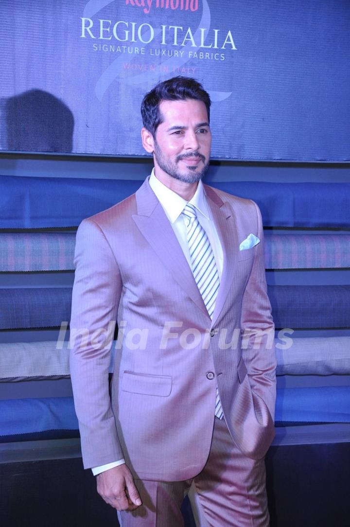 Dino Morea poses for the media at the Launch of Regio Italia by Raymond