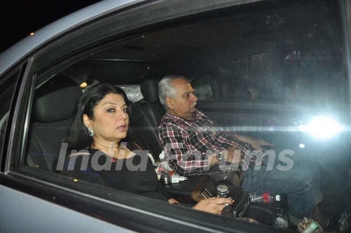 Ramesh Sippy with wife Kiran Juneja reached Ravi Chopra's house to pay respect