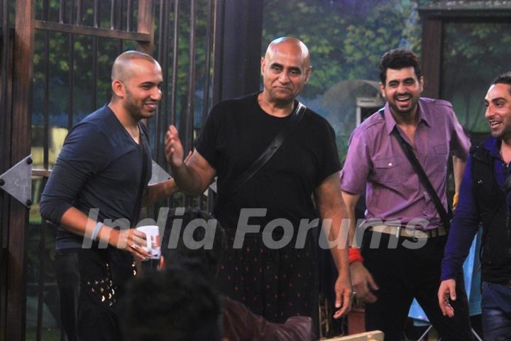 Puneet Issar released from the jail where he had been locked as punishment in Bigg Boss 8