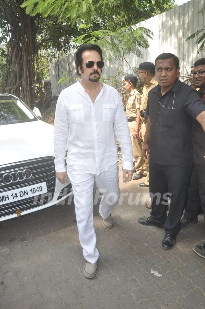 Celebs snapped at Ravi Chopra's Funeral