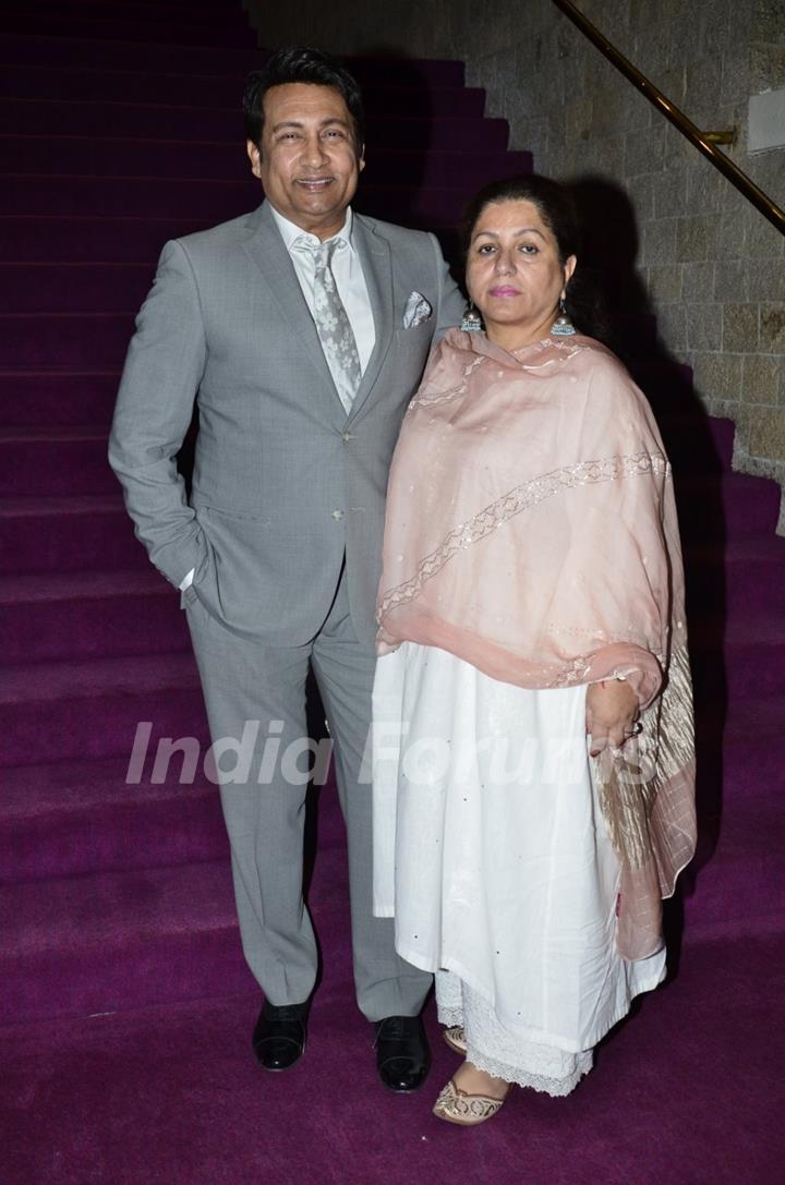 Shekhar Suman poses with wife at the Positive Health Awards