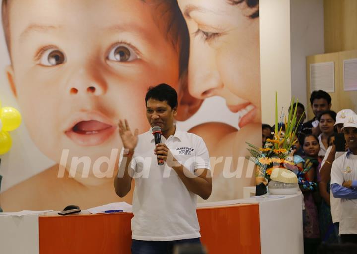 Aditya Srivastava addresses the Surya Sunshine Walkathon 2014