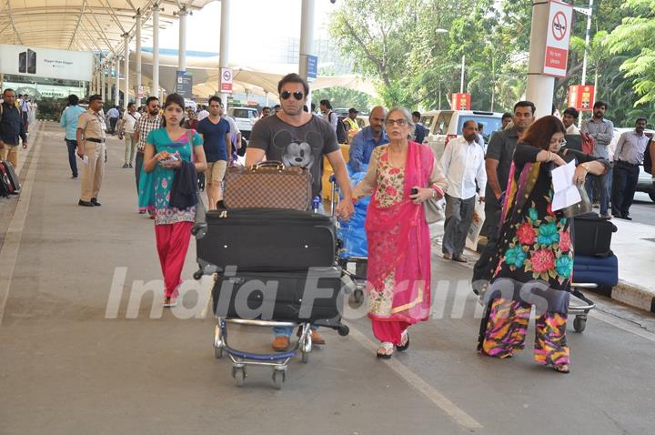 Sohail Khan Leaves for Hyderabad with his mother