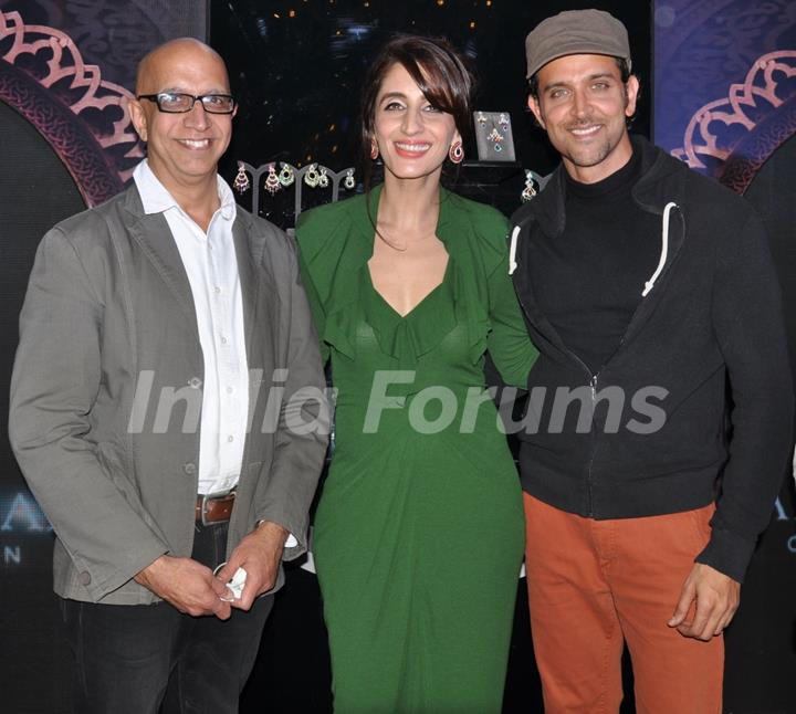 Hrithik Roshan with Farah Khan Ali at Tanishq Store Promotion