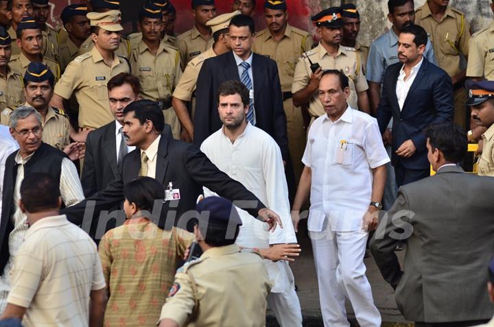 Rahul Gandhi was snapped at Murali Deora's Funeral