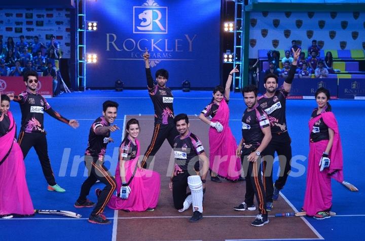 Delhi Dragons perfroming at the Opening Ceremony of Box Cricket League