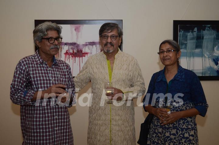 Amol Palekar poses with his friends at his Art Exhibition