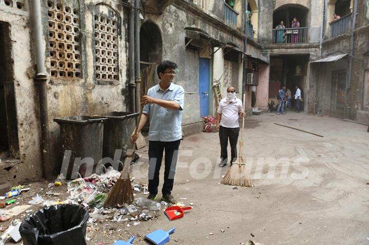 Prasoon Joshi was snapped at Swachh Bharat Abhiyan