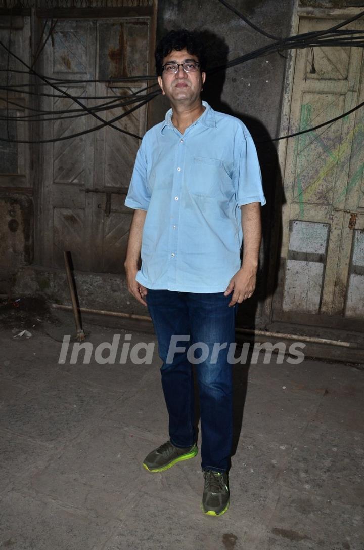 Prasoon Joshi poses for the media at Swachh Bharat Abhiyan