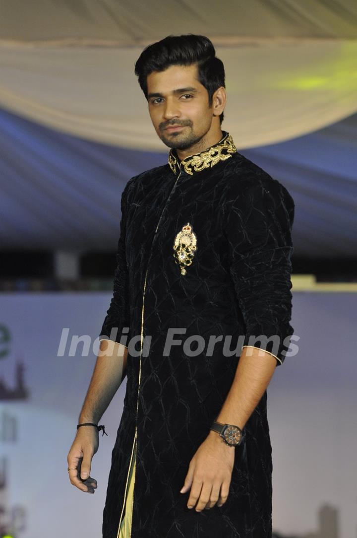 Vishal Singh walks the ramp at Wellingkar's 26/11 Tribute