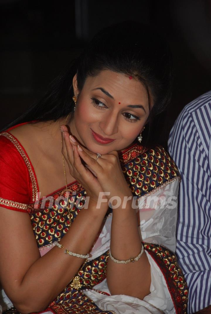 Divyanka Tripathi at the celebrations as Ye Hai Mohabbatein Completes 300 Episodes