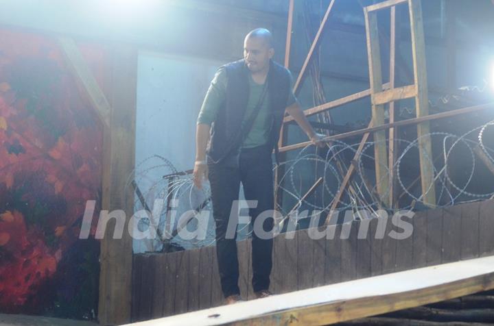 Ali Quli Mirza tries to escape from the Bigg Boss 8 house