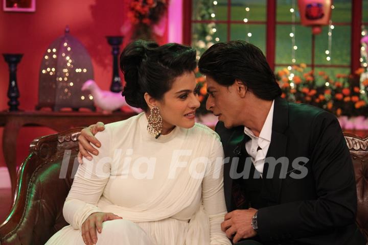 The Evergreen Couple Kajol and Shah Rukh Khan Reliving the Good Old Days on Comedy Nights with Kapil