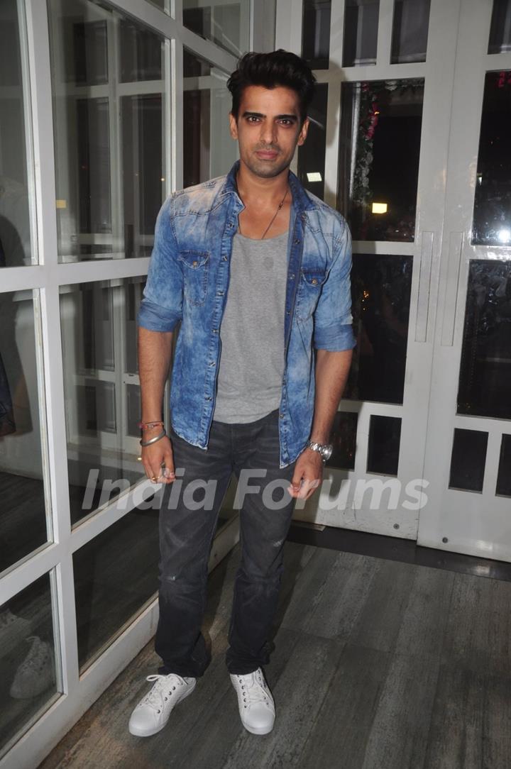 Mohit Malik poses for the media at the Success Bash of Doli Armaanon Ki