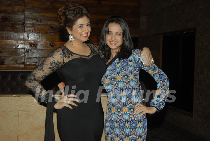 Sanaya Irani poses with Vahbbiz Dorabjee Dsena at her Birthday Bash