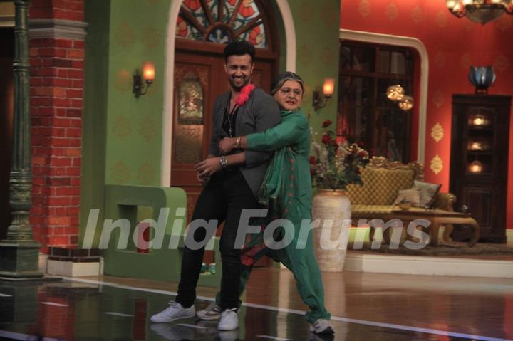 Atif Aslam enjoys his time on Comedy Nights With Kapil