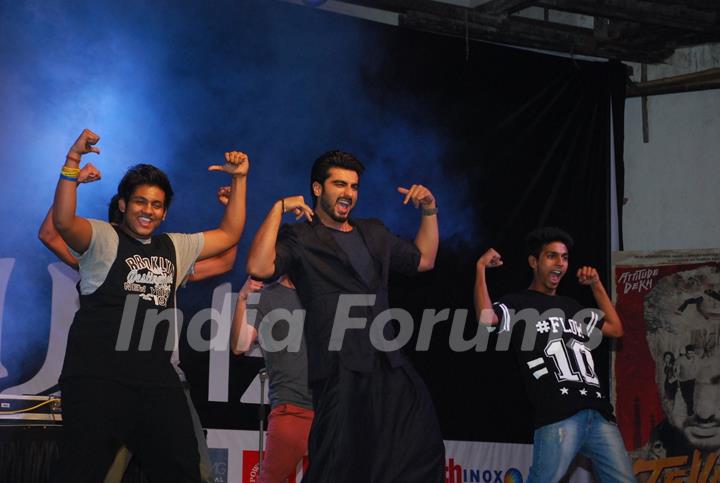 Arjun Kapoor Performs at the Promotions of Tevar at Mithibai College