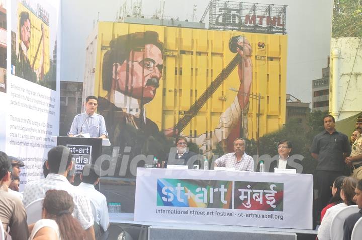 Amitabh Bachchan at the Street Art Festival