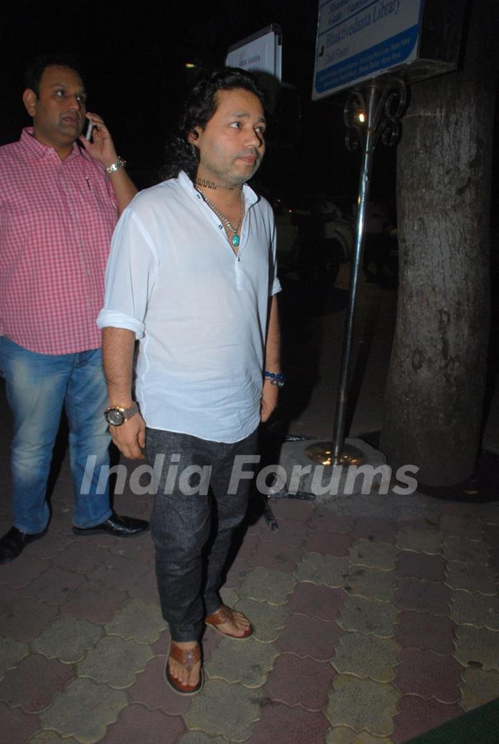 Kailash Kher at the Prayer Meet For Megha Jalota