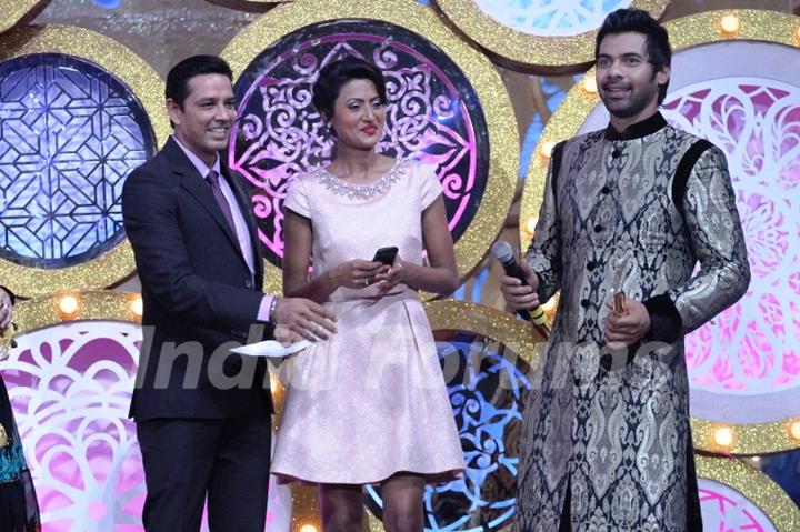 Shabbir Ahluwalia won an Award at Zee Rishtey Awards 2014