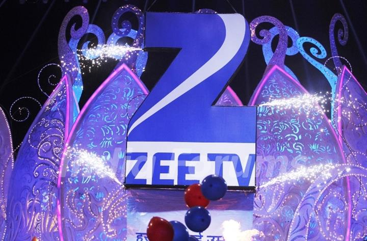 Zee TV New Branding revealed at Zee Rishtey Awards 2014