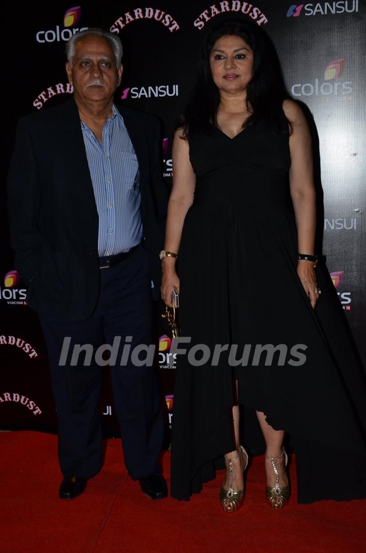 Ramesh Sippy with wife Kiran Juneja at Sansui Stardust Awards Red Carpet