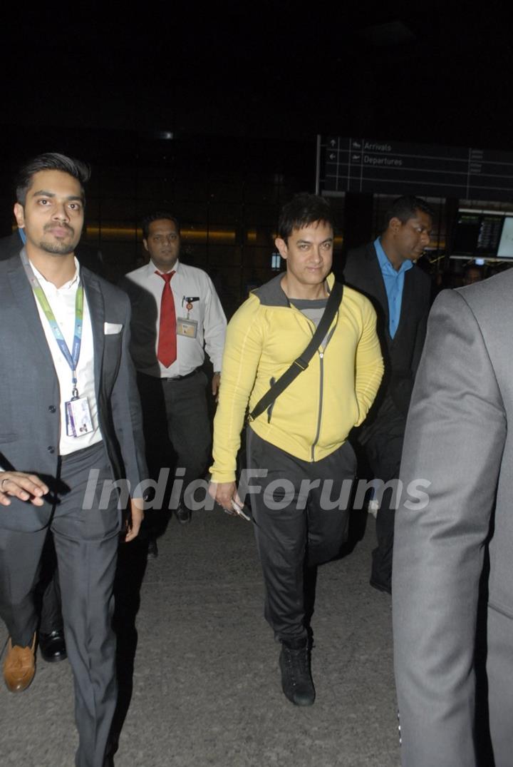 Aamir Khan was snapped at Airport while returning from Dubai