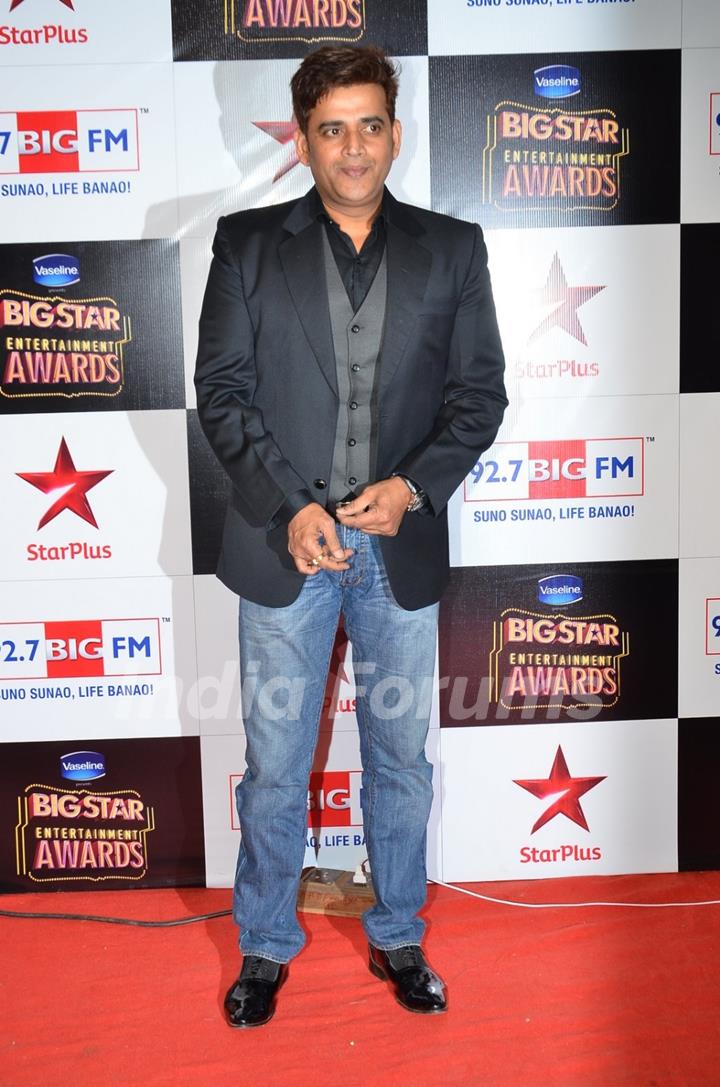 Ravi Kissen poses for the media at Big Star Entertainment Awards 2014