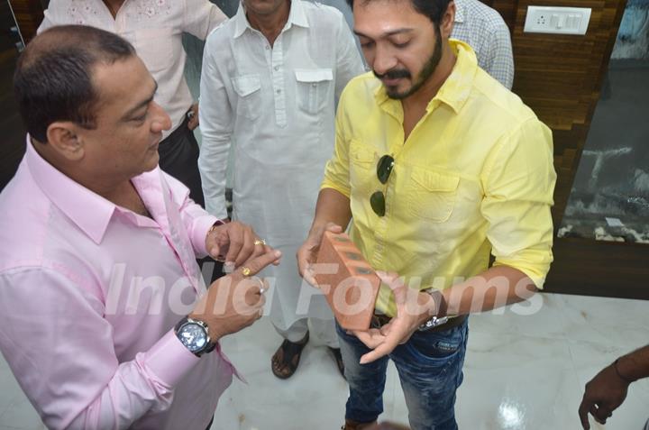 Shreyas Talpade checks out the bricks at the Launch of Building Bricks