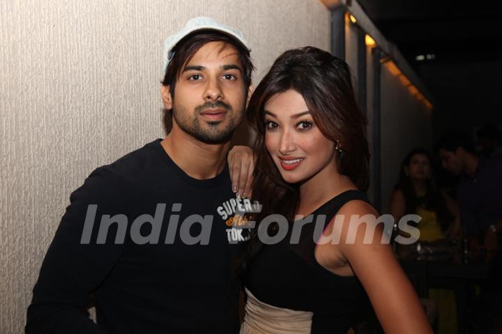 Kunal Verma poses with Nalini Negi at India-Forums 11th Anniversary Bash