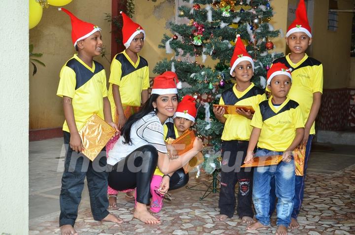 Shriya Saran Celebrates Christmas with Access Life NGO Kids