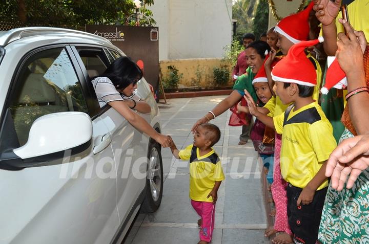 Access Life NGO Kids bid adieu to Shriya Saran