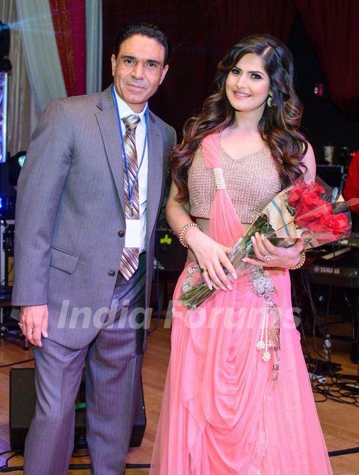 Zarine Khan felicitated with a flower bouquet at San Francisco Christmas Gala Event