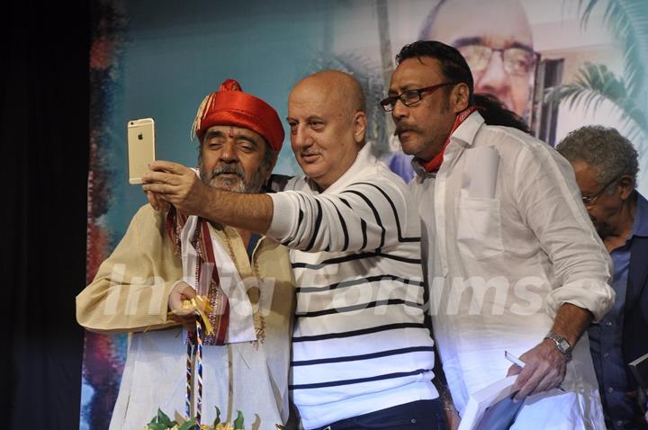 Anupam Kher clicks a selfie with Jackie Shroff at Ali Peter John Book Launch