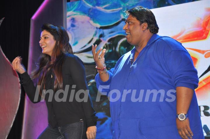 Ganesh Acharya and Raveena Tandon shake a leg at Star Nite Event