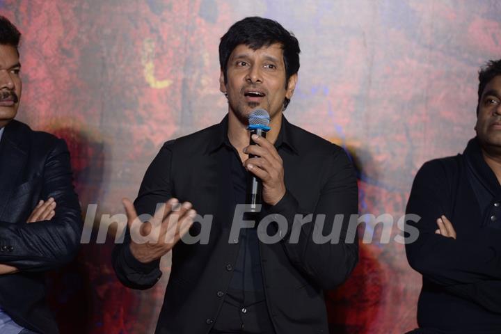 Vikram addressing the audience at the Trailer Launch of I