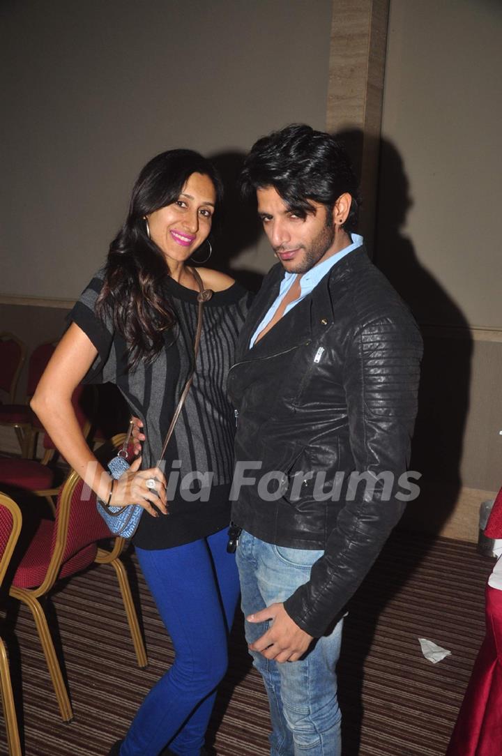 Karanvir Bohra and Teejay Sidhu pose for the media at Ravi Dubey's Birthday Bash