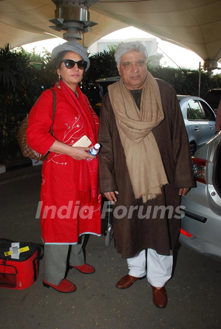 Shabana Azmi & Javed Akhtar Snapped at Airport