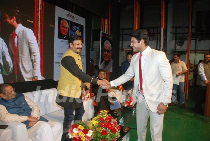 Siddharth Shukla at Atal Behari Vajpayee's Bday celebration 4