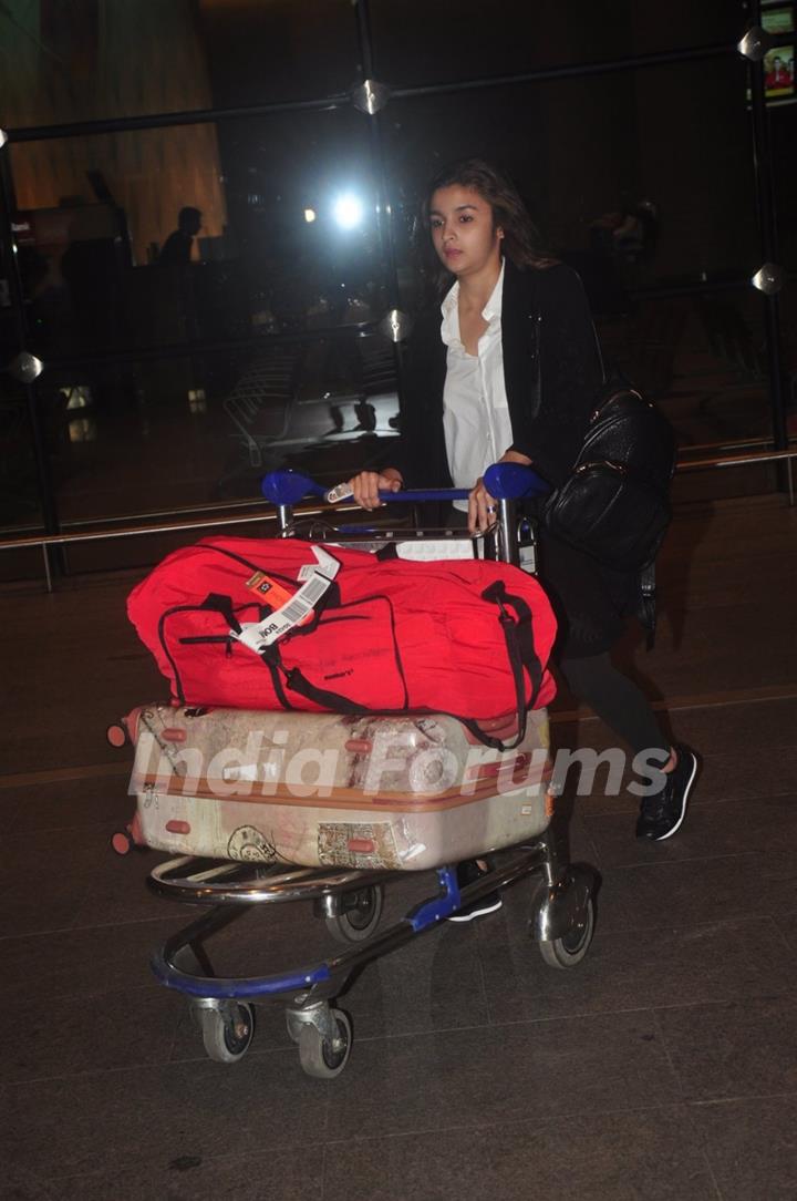 Alia Bhatt was snapped at Airport