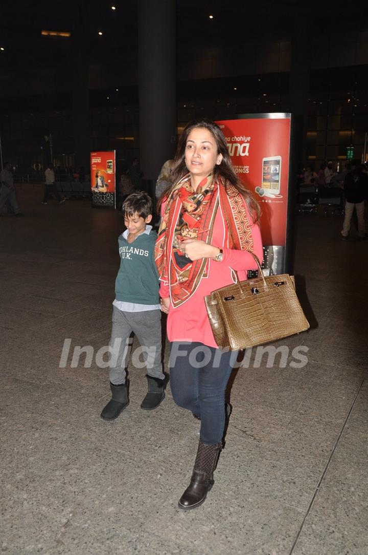 Gayatri Joshi was snapped with her son at Airport