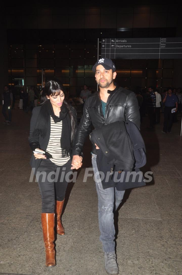 Aftab Shivdasani was snapped with Nin Dusanj at Airport