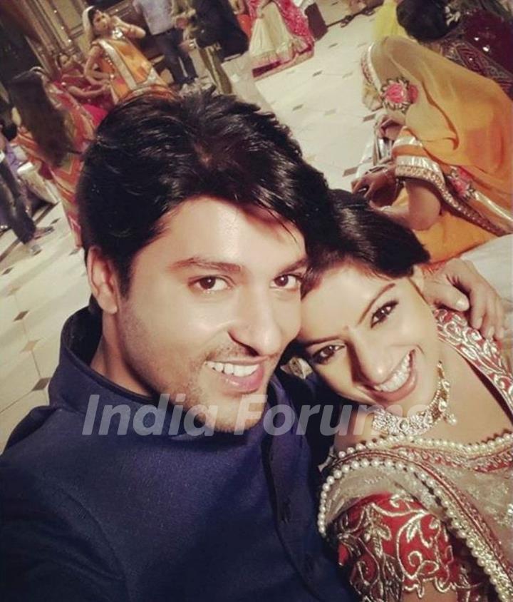 Anas Rashid and Deepika Singh Selfie Picture