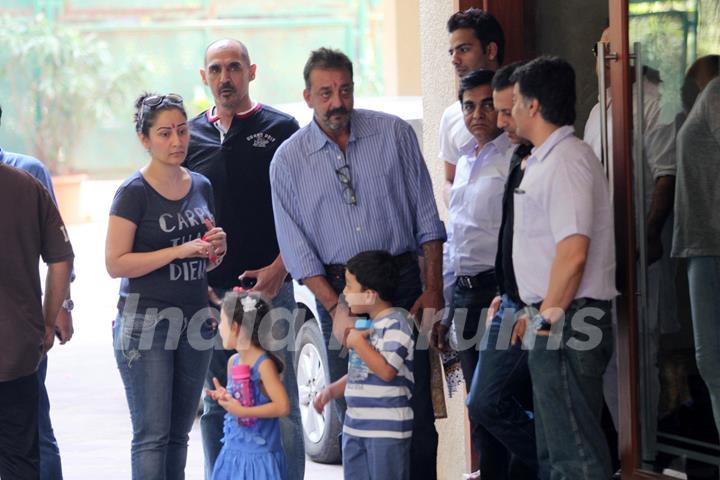 Sanjay Dutt Leaves for Yerwada Jail on Finishing Furlough