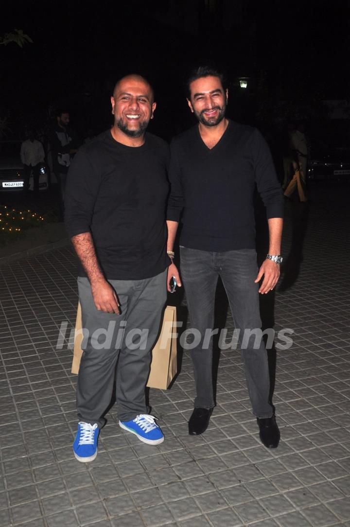 Vishal Dadlani and Shekhar Ravjiani pose for the media at Farah Khan's Birthday Bash