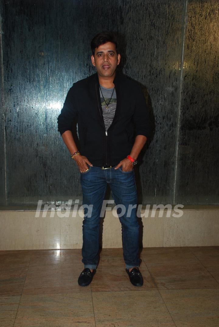 Ravi Kissen poses for the media at Golden Achiever Awards