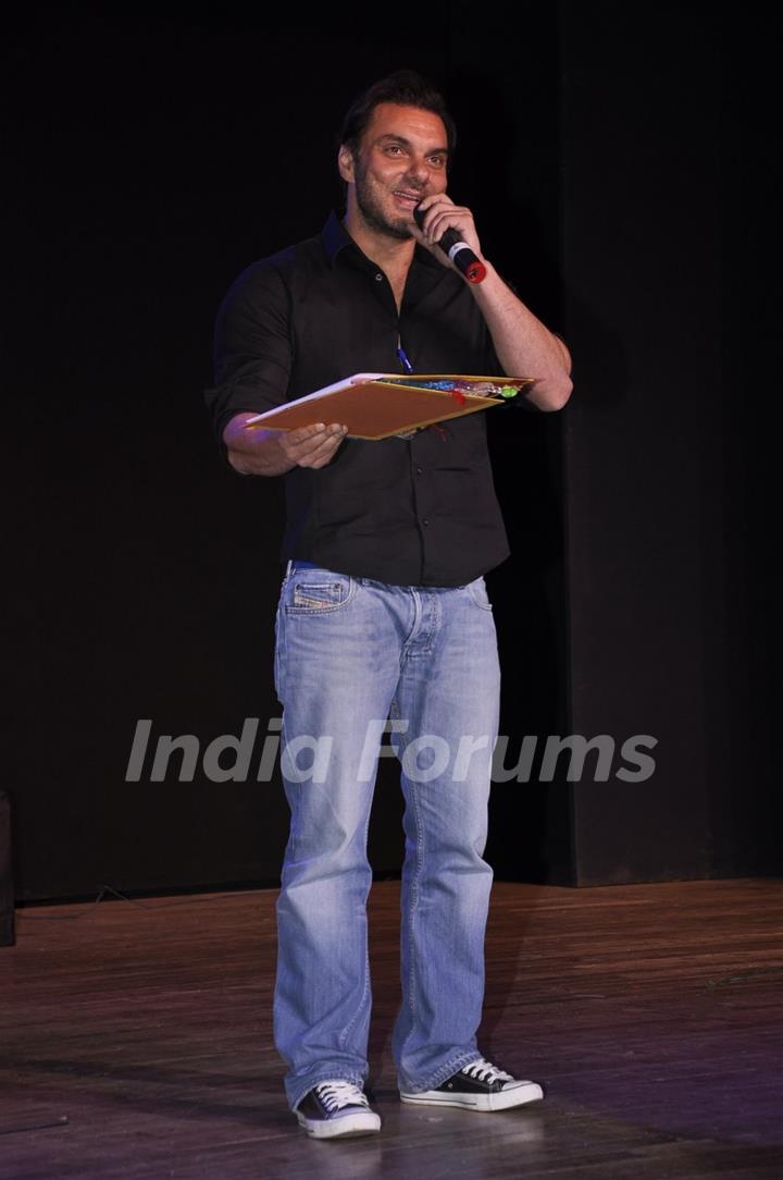 Sohail Khan interacts with the students at a School Event